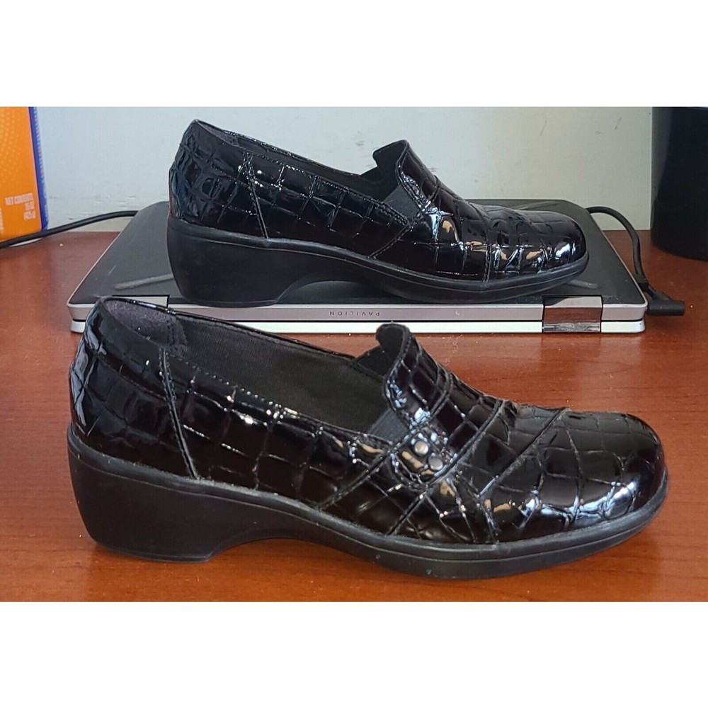 Clarks Womens 5M Black Croc Patent Leather Slip-On Loafers Round Toe
