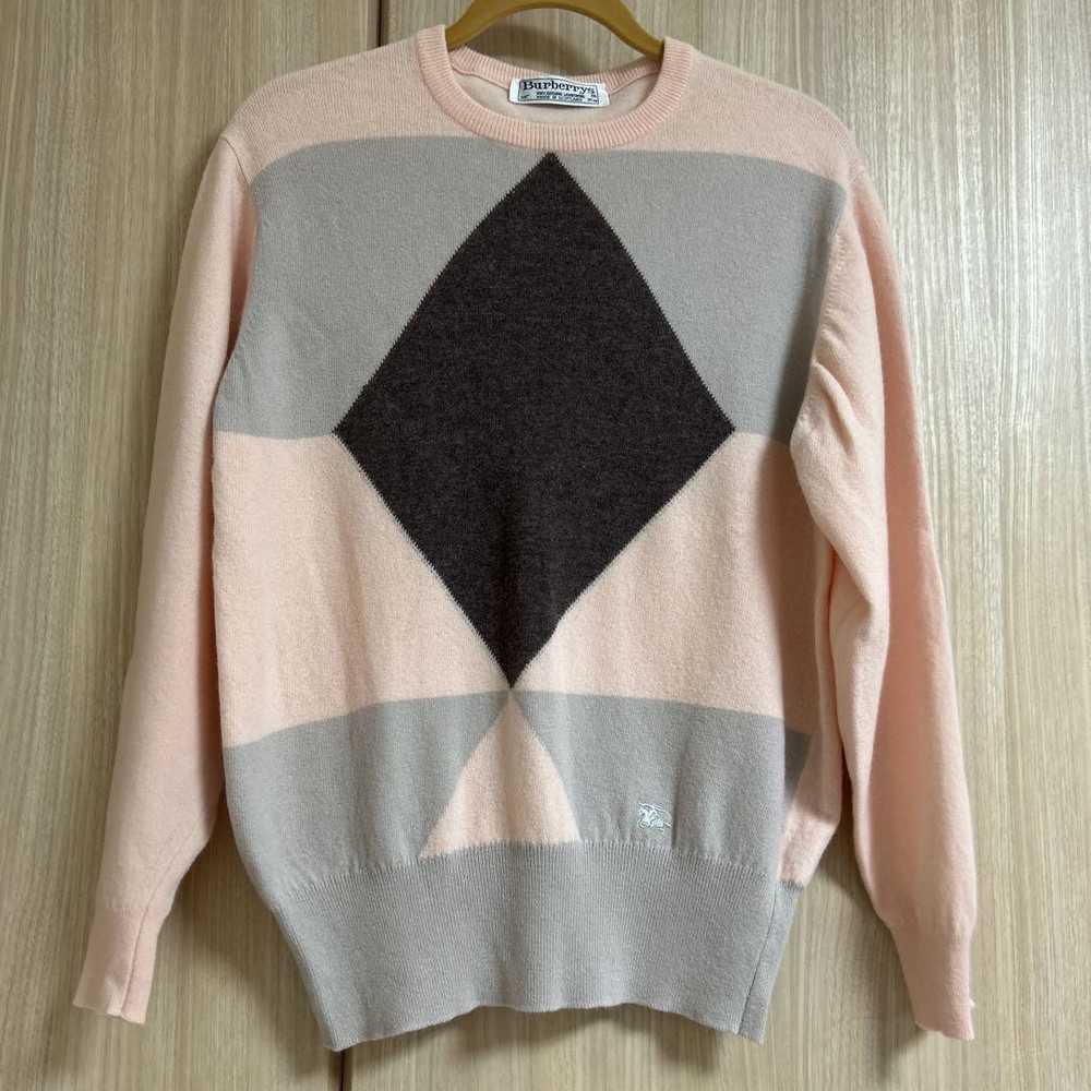 Burberrys Sweater Size 38 Pink U-Neck Long Sleeve Cleaned