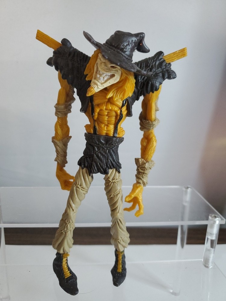 1997 Kenner Legends of the Dark Knight Twister Strike Scarecrow Loose Action Figure