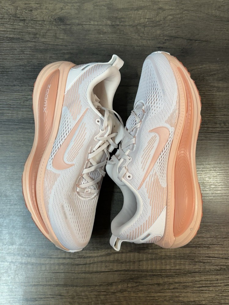 Nike Vomero 18 Light Soft Pink HM6804-601 Women’s Size 11