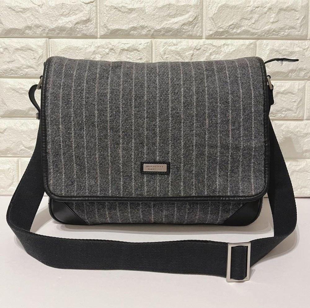 Burberry Black Label Leather Wool Shoulder Bag Perfect For Autumn