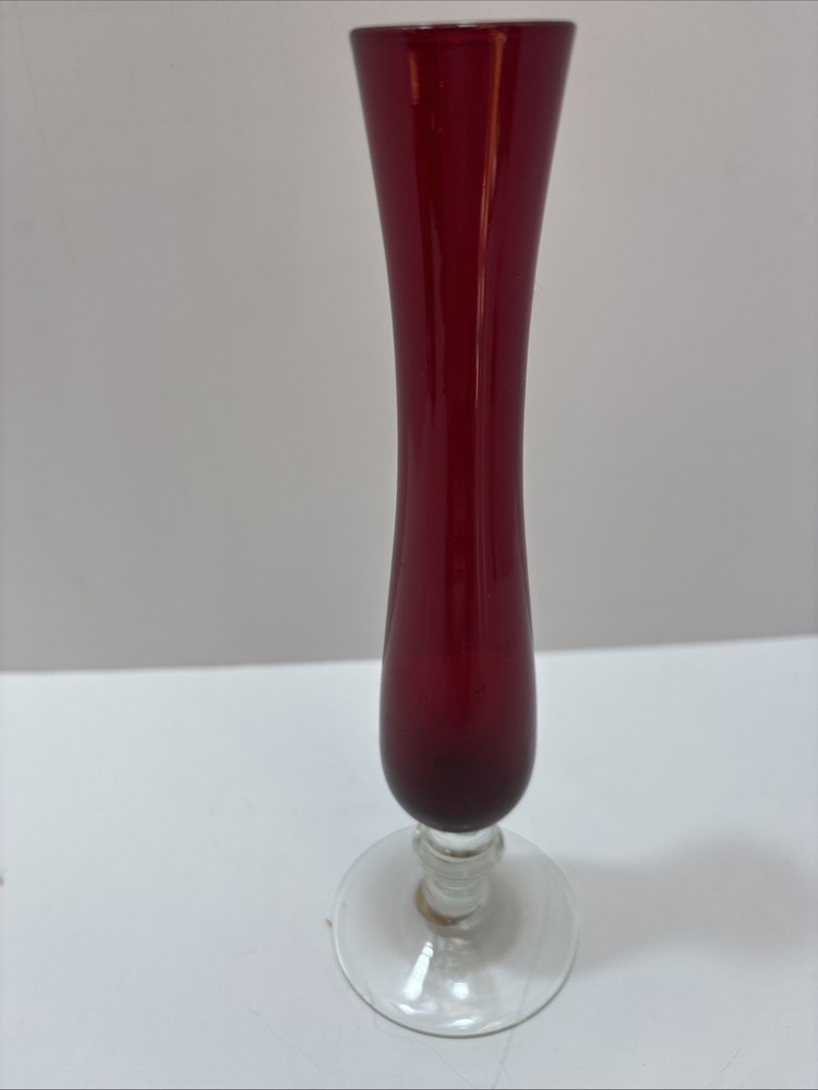Ruby Red 8” Bud Vase With Clear   Crystal Base. No Chips Or Cracks. Foreign.