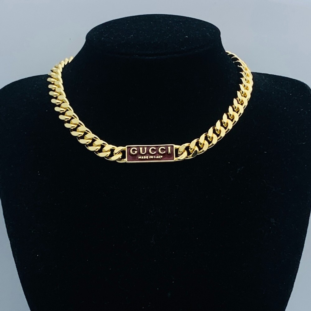 Trendy Gucci necklace for a stylish statement