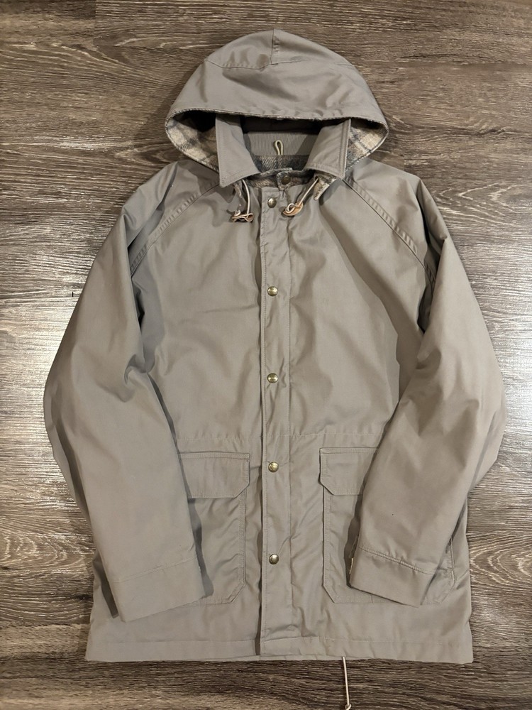 VINTAGE Woolrich Made In USA Beige Flannel Field Jacket Size Medium