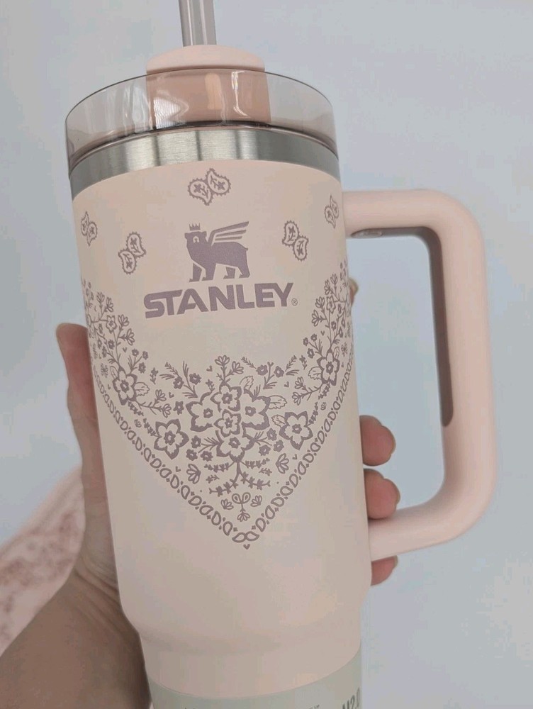 Stanley Quencher H2.0 Flowstate Tumbler 40oz in Conch Floral Mesa Rose