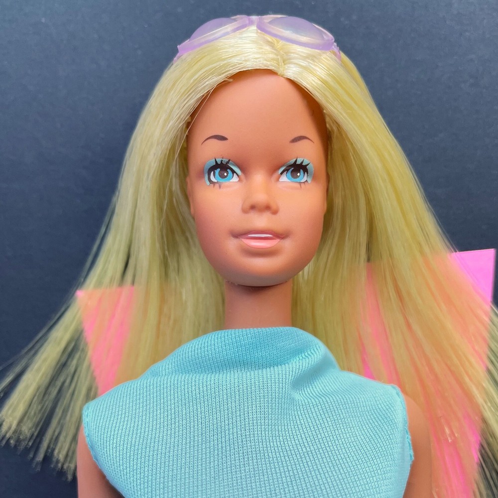 #1070 Japan Malibu Barbie + OSS + Sunglasses Original Vintage 1970s Barbie Doll