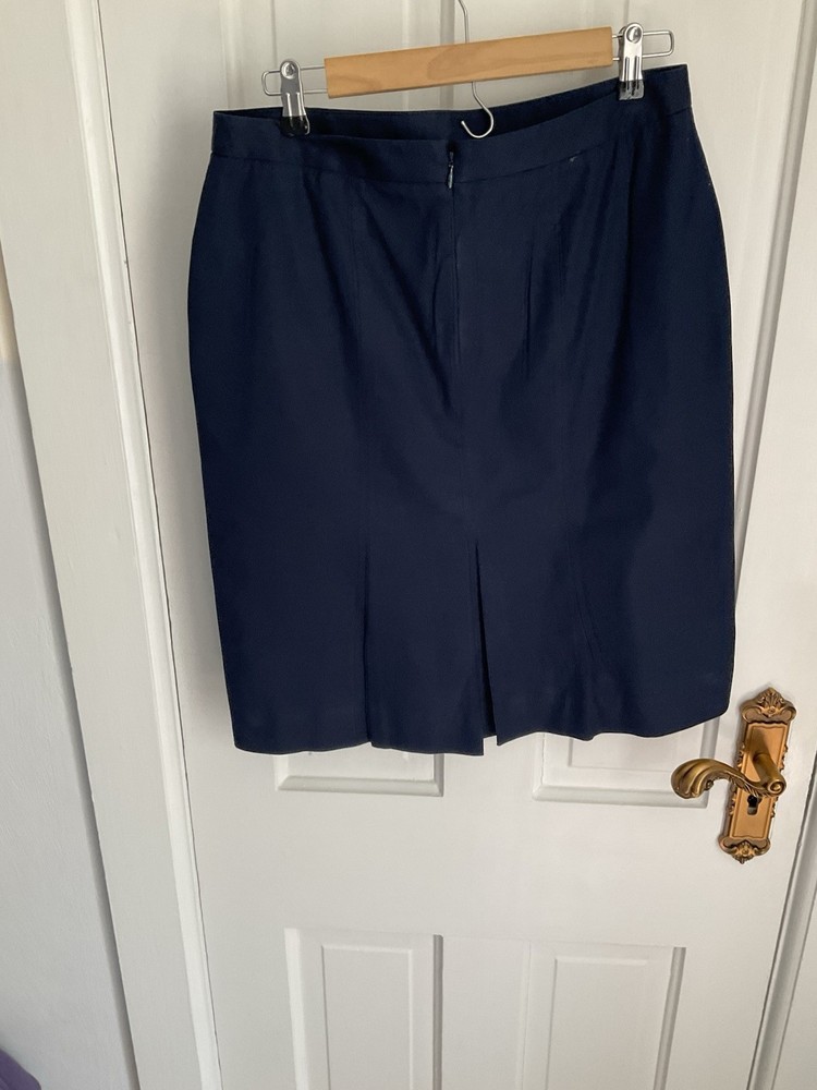 J.Crew Navy Blue Pencil Skirt Size 8 Tailored Work Skirt with Rear Pleat Detail