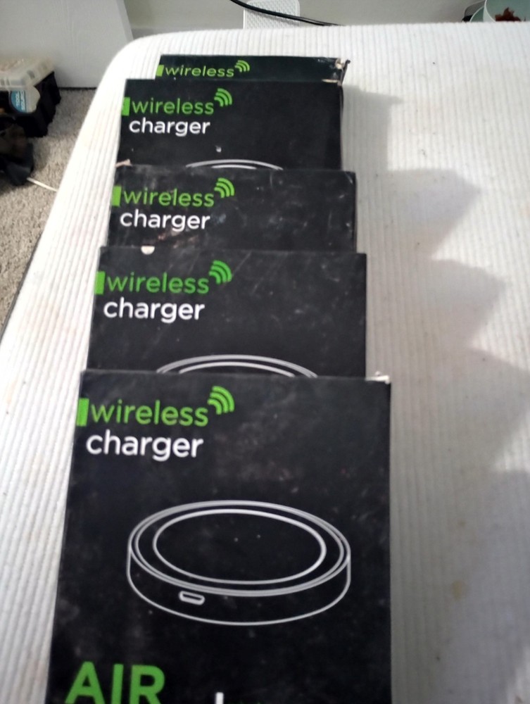 Wireless Air Chargers Packaged in Sleek Boxes