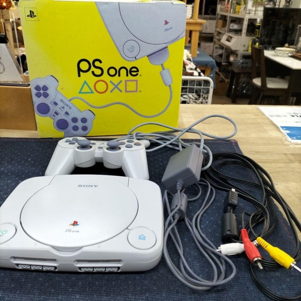Sony PS1 Classic Retro Gaming Console Set SCPH-100