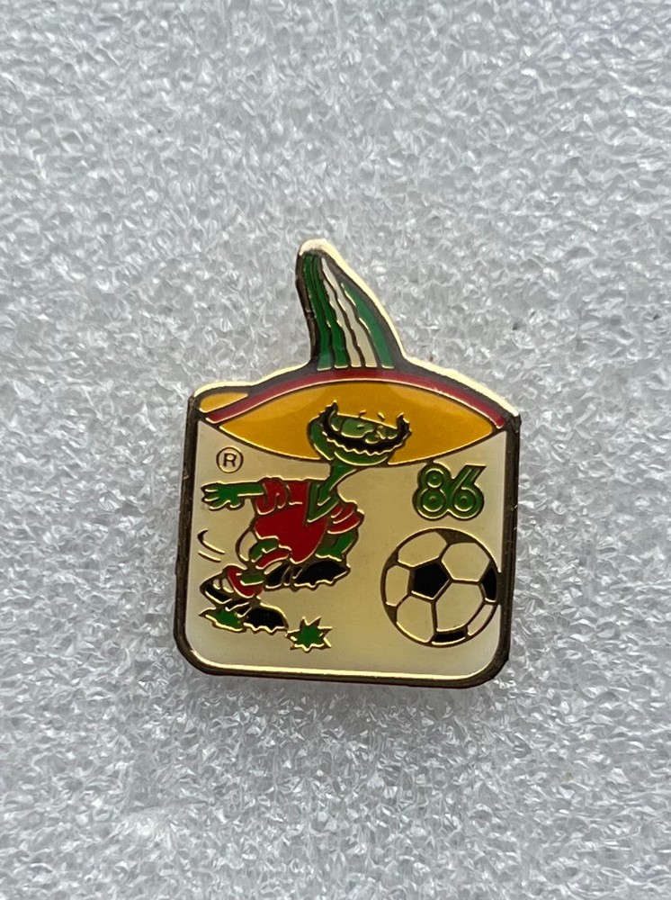 Rare pin badge FIFA WORLD CUP MEXICO 1986 Mascot 