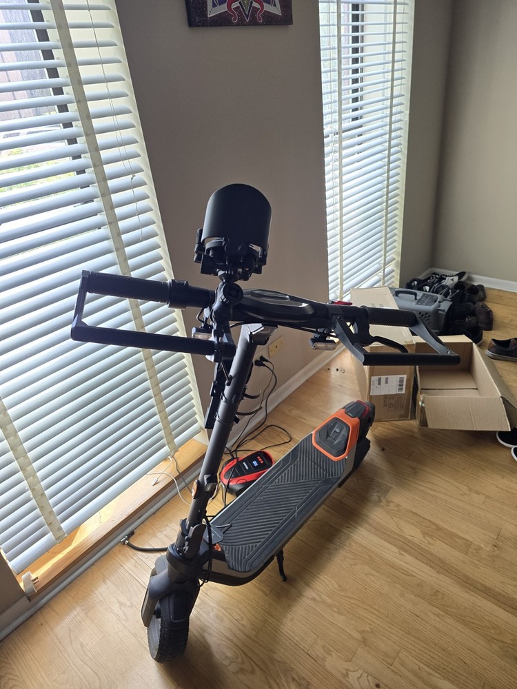 Segway P65 Electric Scooter 25 MPH 40 Mile Range Like New