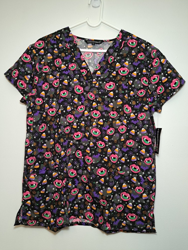 Cassandra O Halloween Bats Candy Corn Fangs Scrub Top Women Size M NEW.