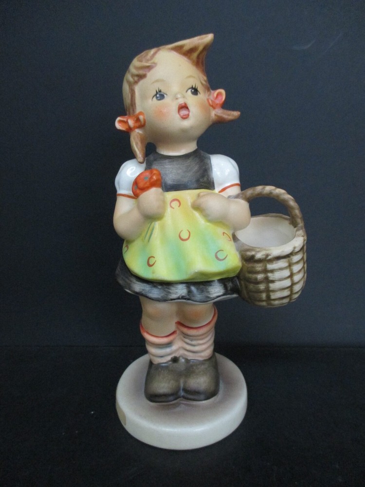 Hummel Sister 98/0 figurine 5.5 inches tall collectible