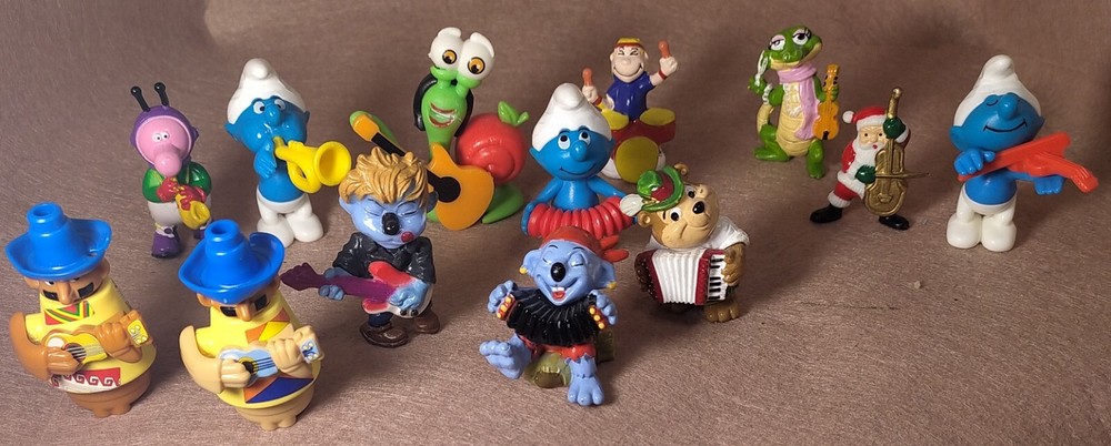 Vintage Toys Musicians  with musical instruments KINDER SURPRISE