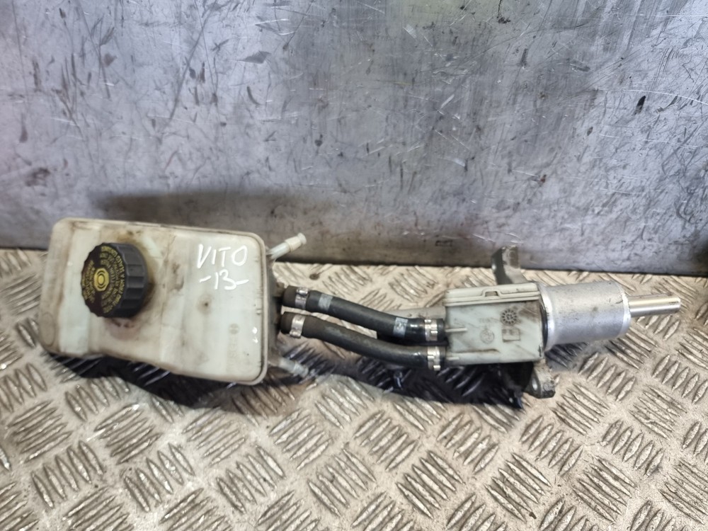 MERCEDES VITO BRAKE MASTER CYLINDER A6394300102 W639 2.1L AUTO DSL TAXI CAB 2013