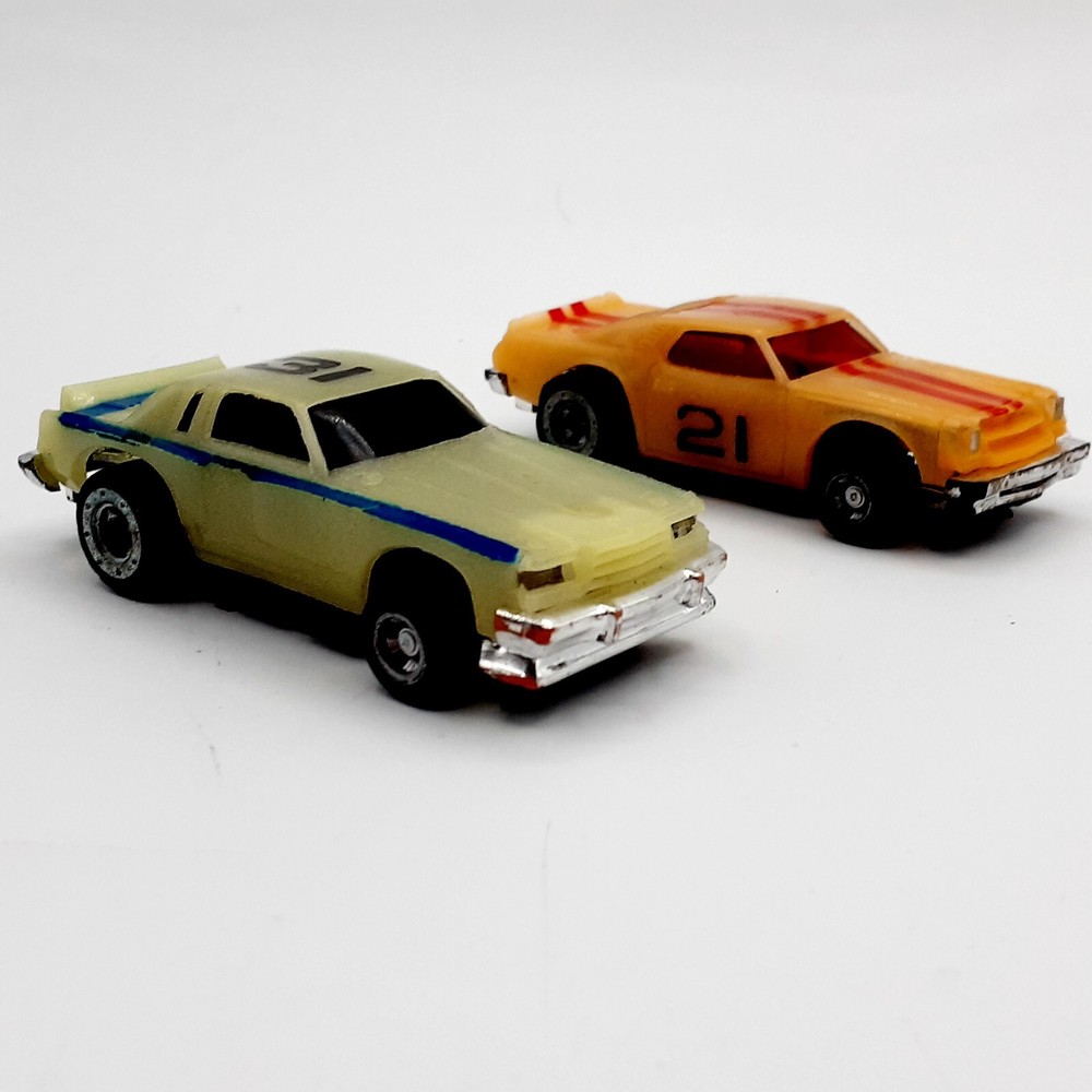 Vintage 1977 Ideal TCR Chevy Chevelle & Dodge Magnum Glowing Slotless Slot Cars