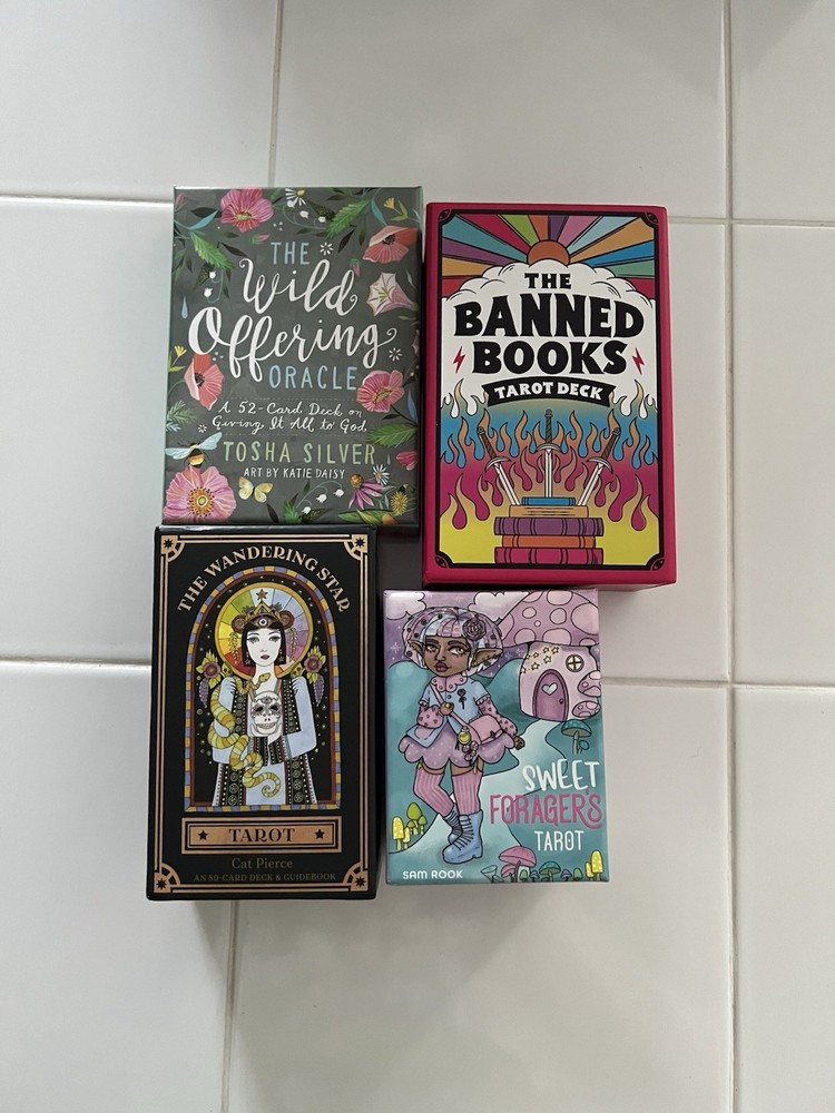 4-Piece Tarot & Oracle Deck Set  