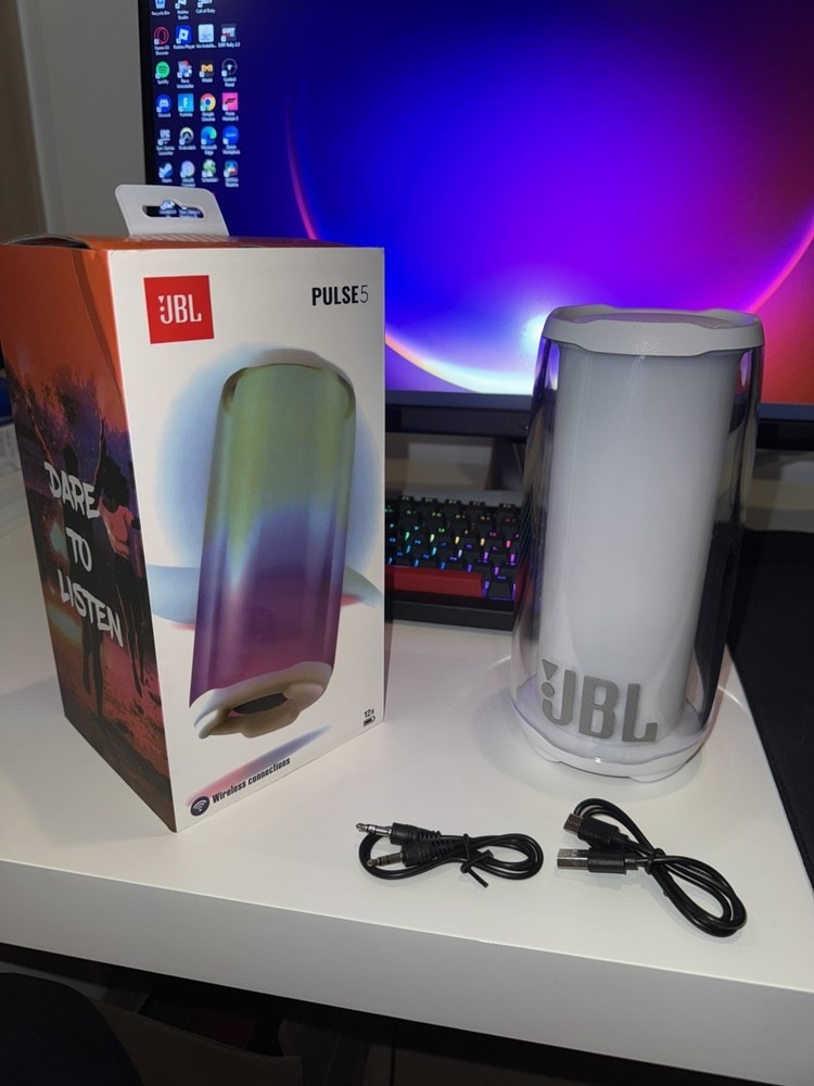 Pulse 5 Portable Bluetooth Speaker (White)