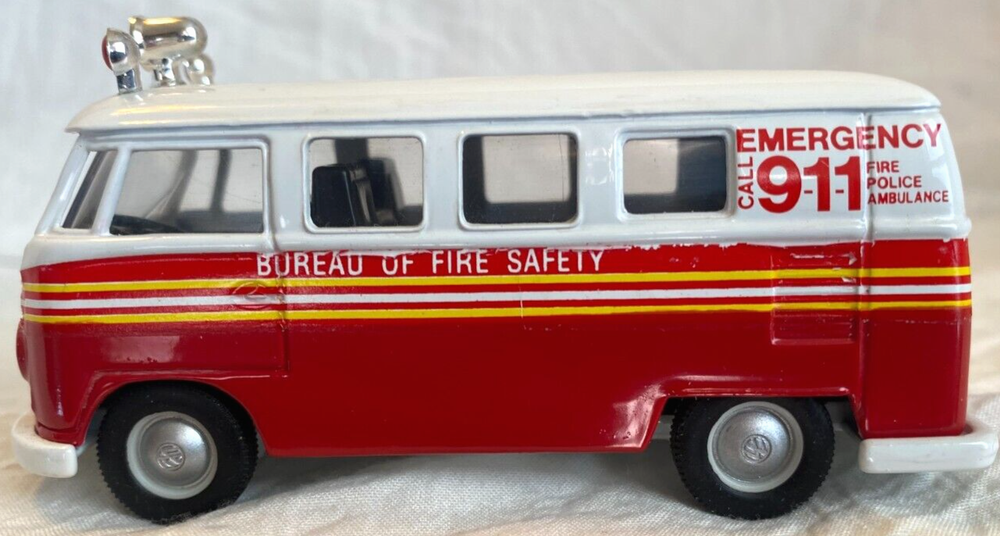 New Corgi Classics 1:43 Scale Volkswagen Van Fire Marshall Limited Edition