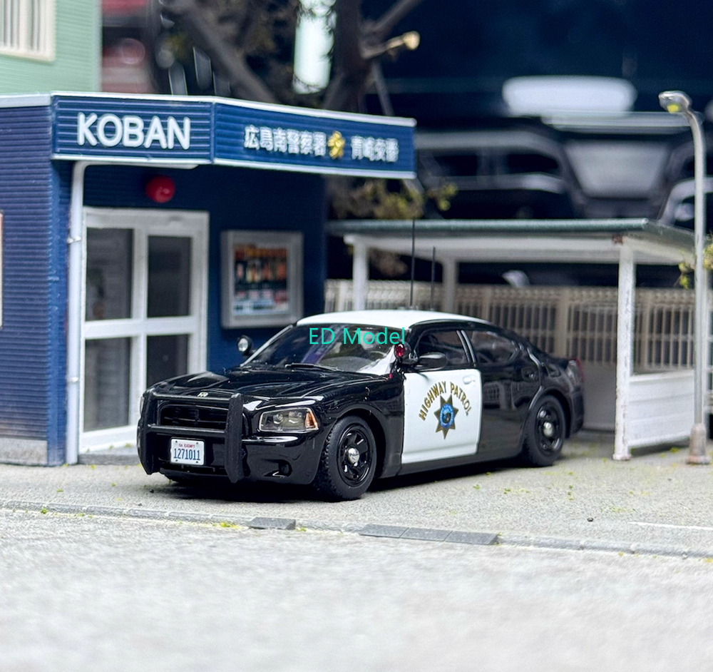 BN Rollin 1:64 2008 Black CHP Police Charger Muscle Model Diecast Metal Car