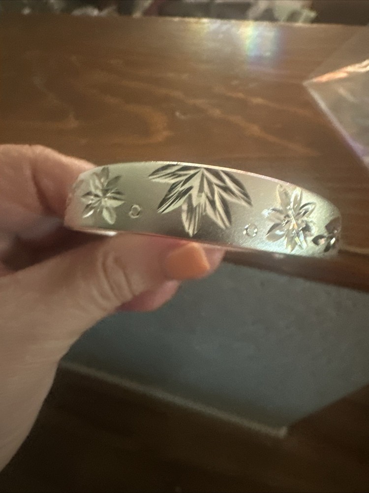 Elegant Engraved Floral Bracelet in 925 Sterling Silver