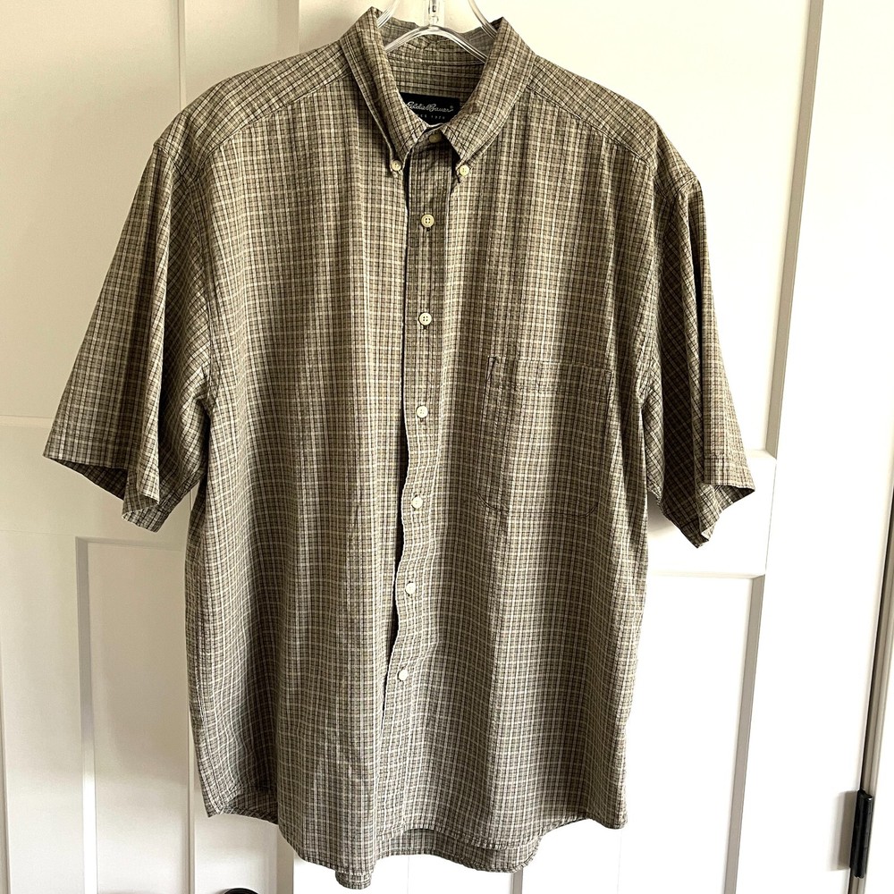 Eddie Bauer Men's Large Short Sleeve Button Down Shirt in Sage Green Plaid 100% Cotton