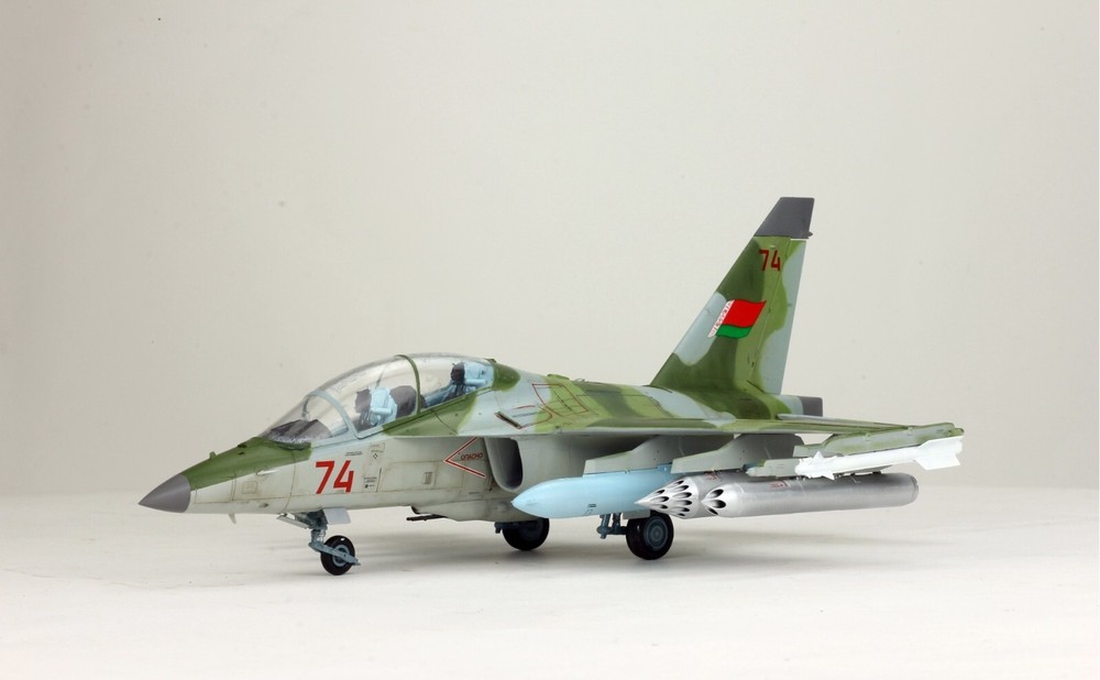PreSale Pro Built Model 1:48 Russian Light Ground Attack Aircraft YAK-130-image