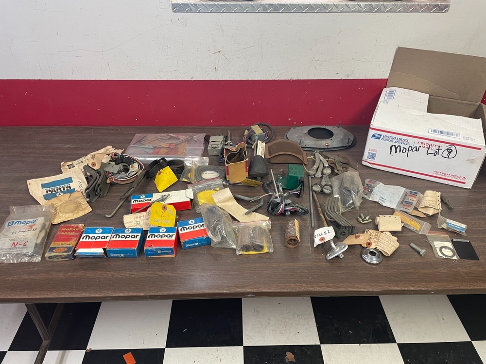 LOT OF VINTAGE NOS MOPAR  1940s 1950s 1960s 1970s  CAR PARTS LOT  9  125