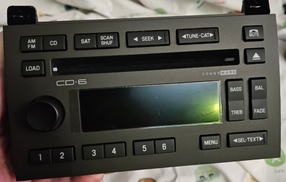 2006 Lincoln Town Car Radio 6 CD Player 6W1T-18C815-CA. (C1)