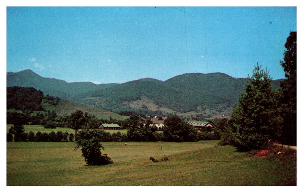 Waynesville Country Club Inn Golf Course NC C1960s Postcard AF12