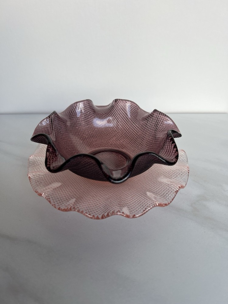 Italian Colony Ruffle Rim Waffle Glass Bowl in Purple with Pink Underplate  