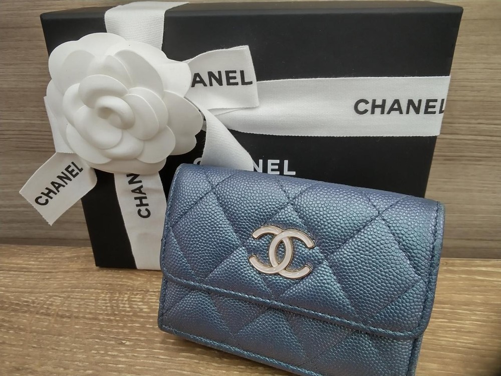 Chanel Matelasse Tri-Fold Aurora Compact Wallet Ap0310