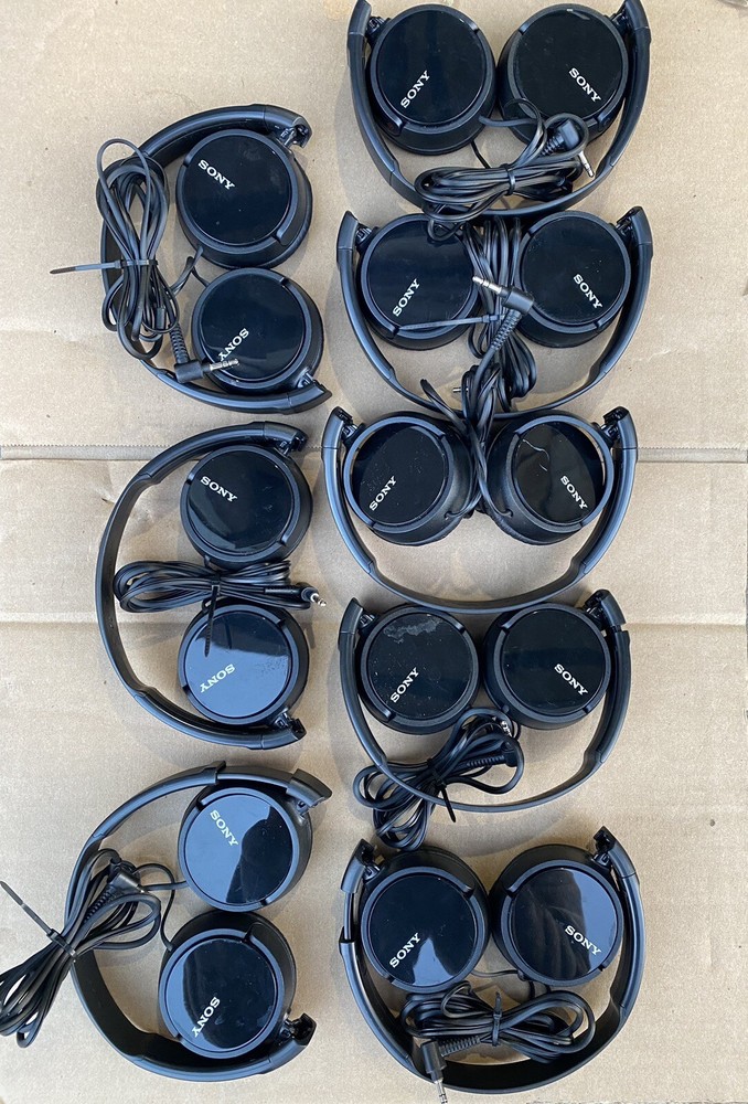 8 Sony 1-7-1 Konan Minato-Ku Foldable Over-Ear Headphones in Black