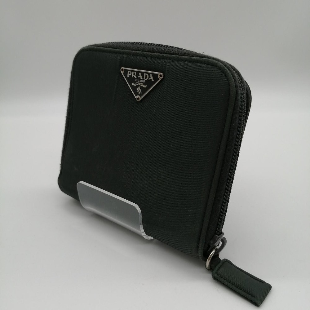 Prada M521 Leather Wallet for Men Stylish & Compact Design