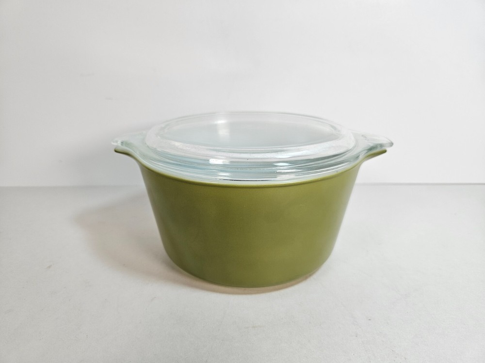 Vintage Pyrex 475-B 2.5 Qt Green Casserole Dish with Lid