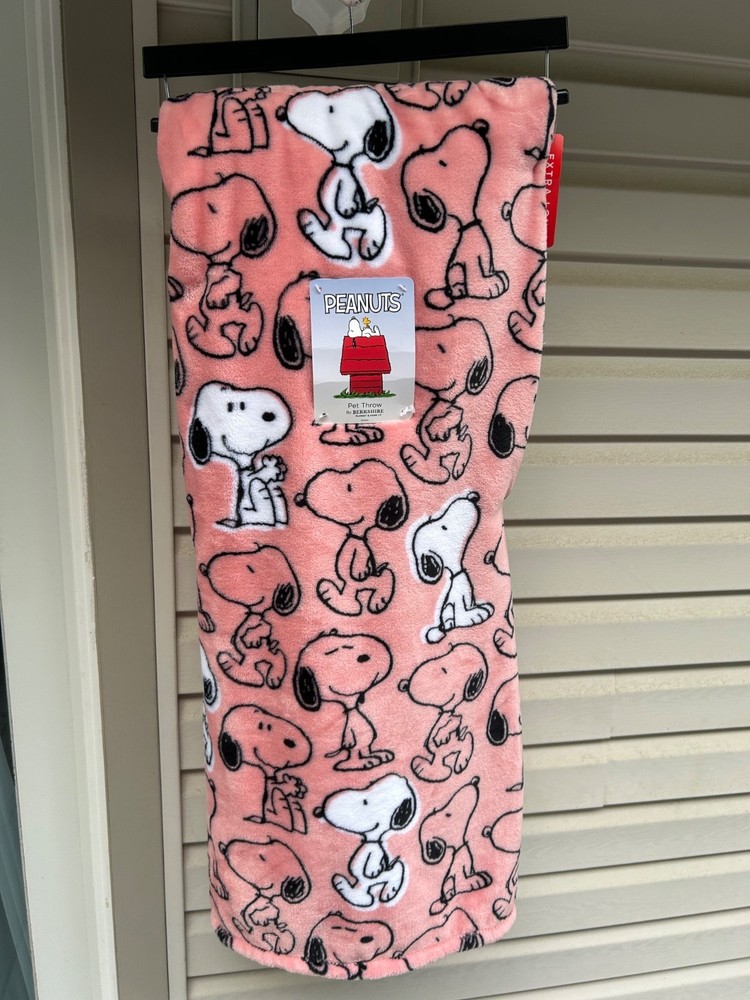 Snoopy Plush Pet Throw Blanket 60x70 Pink Extra Soft Peanuts Design