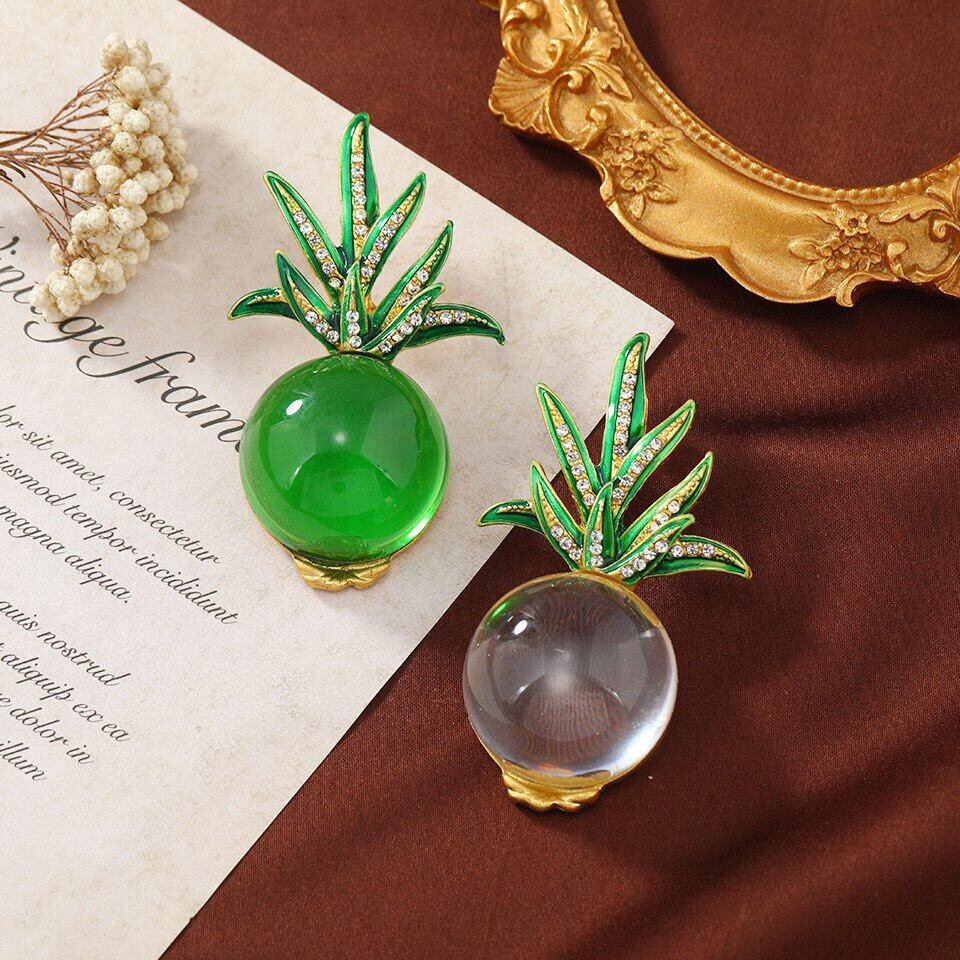 Classic Vintage Women Girls Resin Stone Pineapple Pins Brooches Corsage Pin