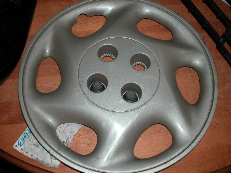 97 98 SATURN SL WHEEL COVER 15 INCH WHEEL 6-SPOKE TYPE