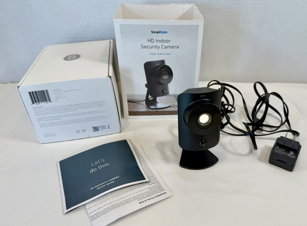 SimpliSafe Indoor Security Camera 1080p HD with Stand SSCM2 Includes Original Box