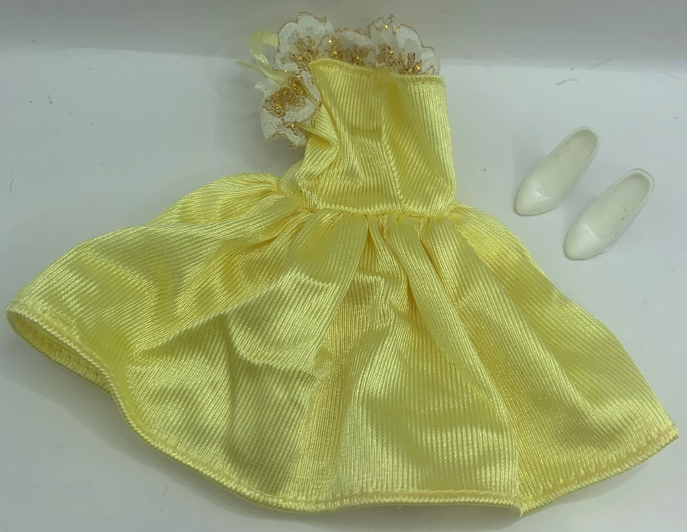 Vintage Barbie Fashion Pack Outfit Clothing Yellow Gold Dress Clone Shoes ?