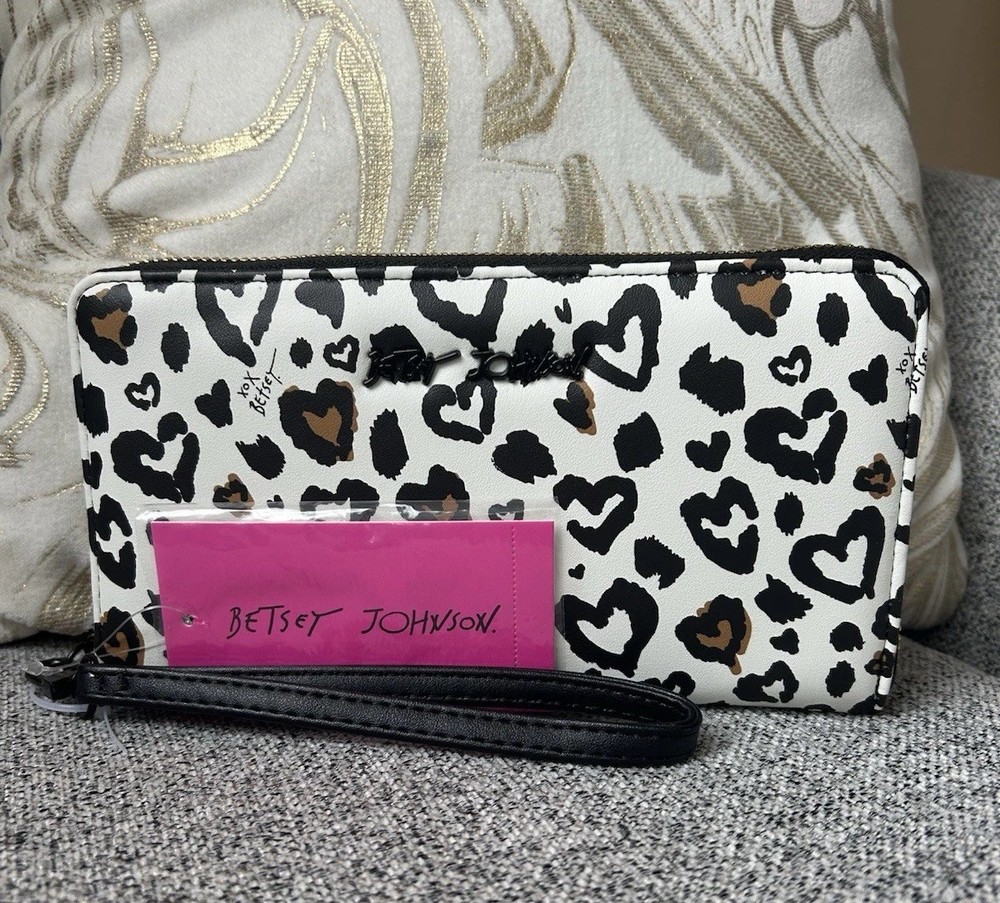 New! Betsey Johnson Leopard Heart Wallet Zip around Wristlet Clutch