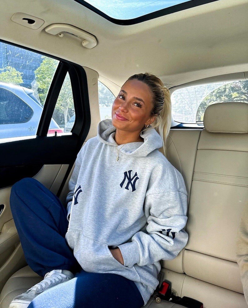 New York Yankees heavy blend Hoodie sweatshirt Large Men’s