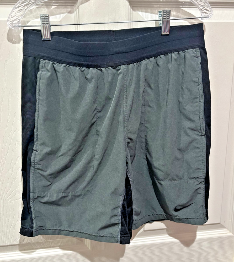 Nike Grey Men's Medium Athletic Training Shorts