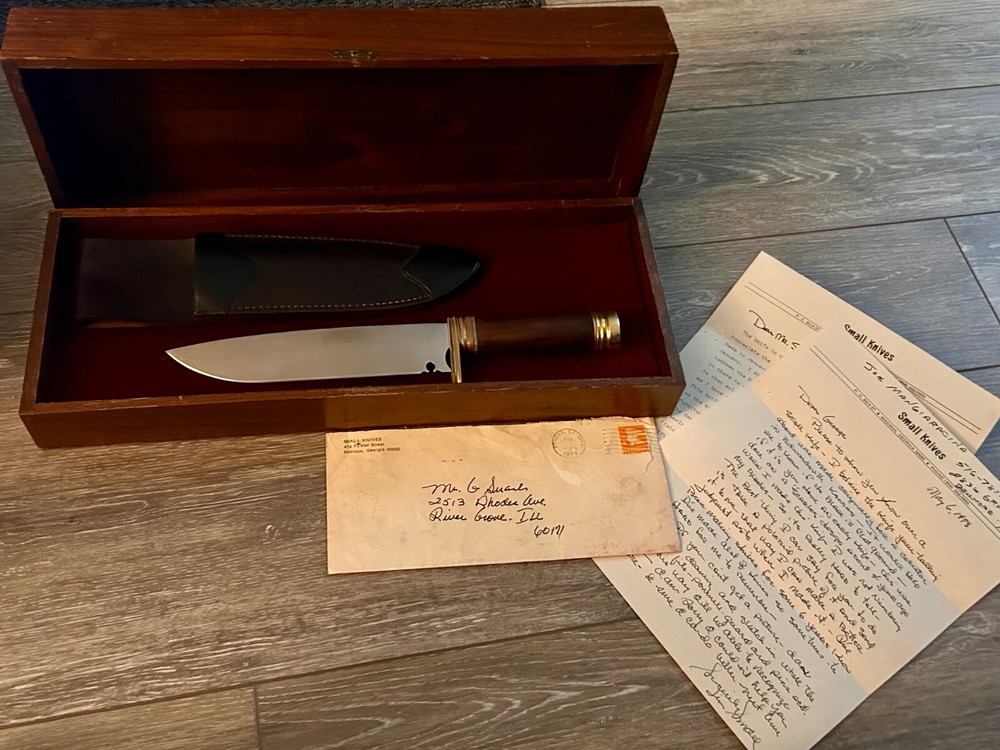 RARE VTG 1972 JIM SMALL BOWIE W/ LETTERS, WALNUT WOODEN BOX, AND SHEATH