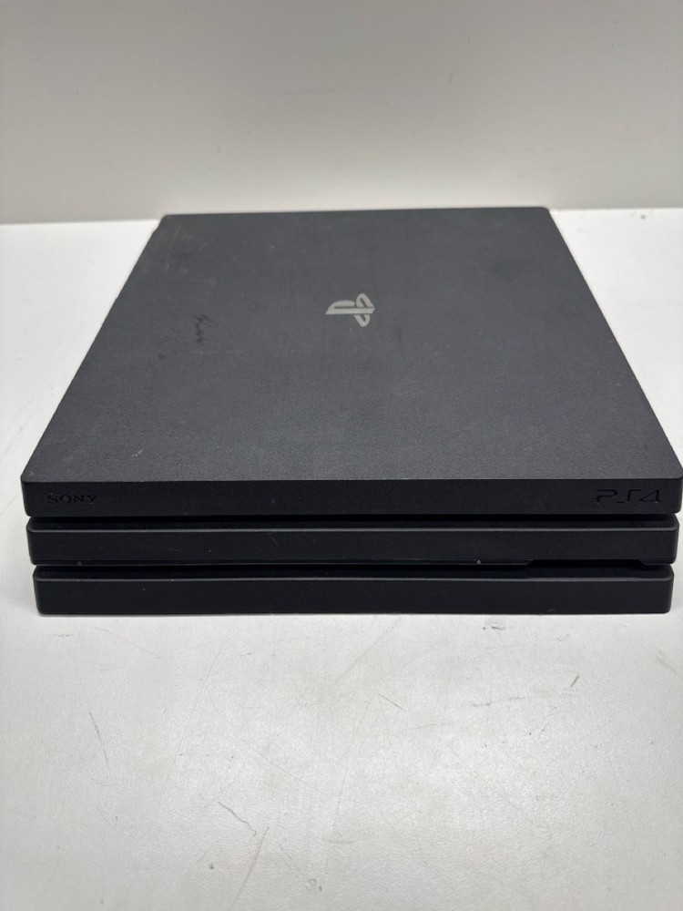Faulty PS4 1TB Console Overheats Missing Power Cord P07007574