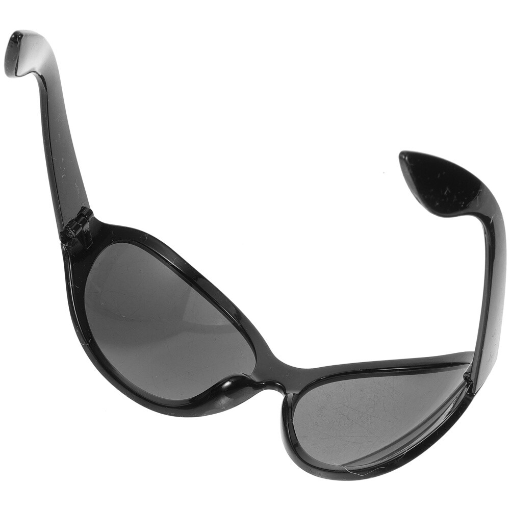 Trendy Unisex Sunglasses for Outdoor Photos & Activities