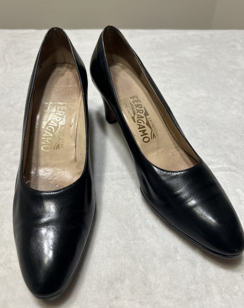 Vintage Salvatore Ferragamo Women's Shoes Size 9 AAA Black Leather Pumps Slip On