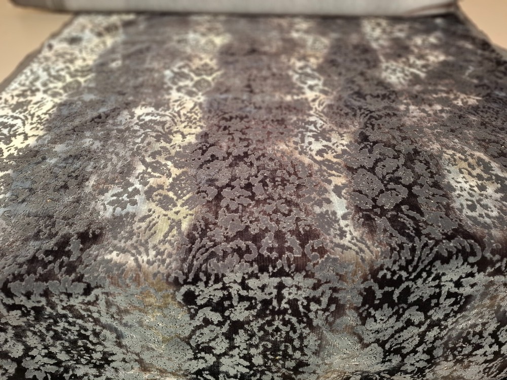 ROLL END OF 4.5 METRES OF  SUPERB JACQUARD STRIPE CUT VELVET UPHOLSTERY FABRIC