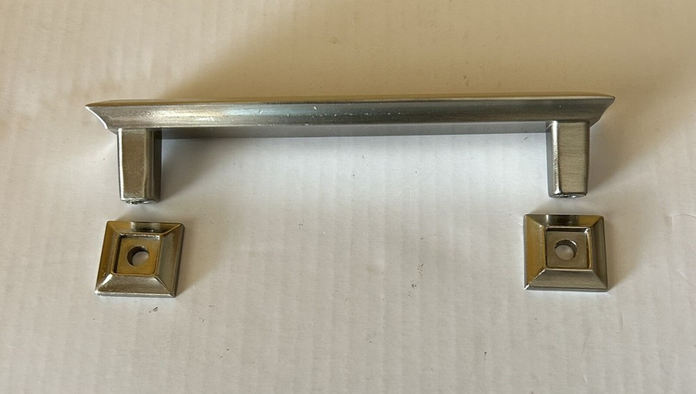 Southern Hills Fine Cabinet Hardware - Silver - 4” Hole.lot Of 5. New