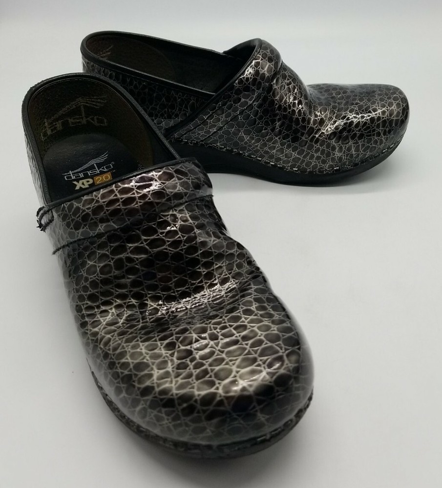 Dansko XP 2.0 Silver / Black Color Snakeskin Patent Leather Clog Women 10 EU 41